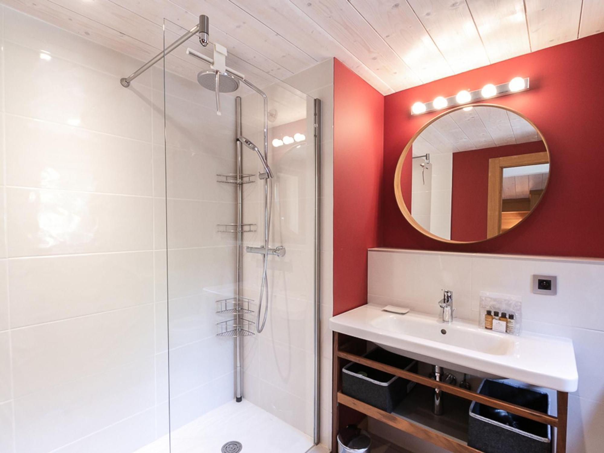 Chalé Superbe Avec Grand Jardin, 5 Chambres, Parking Et Wifi - Fr-1-343-177